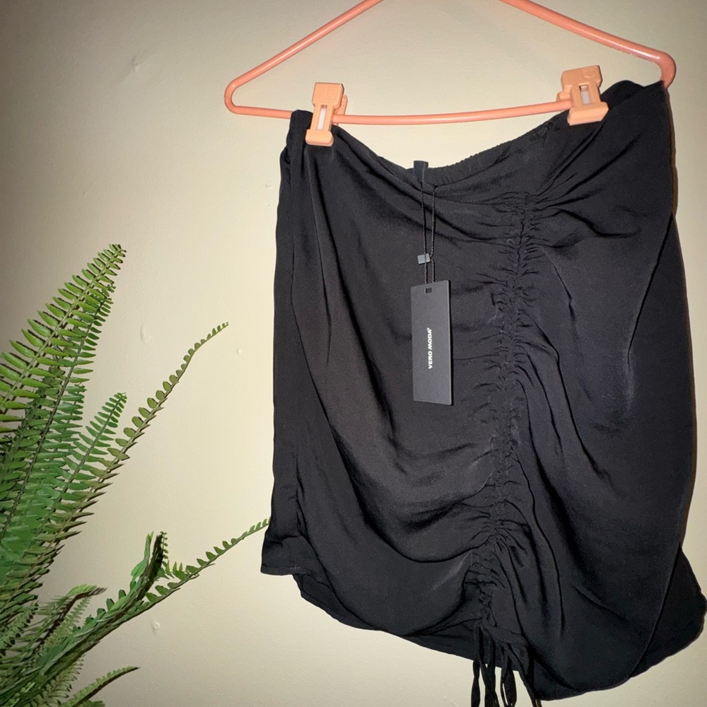 Vero Moda Elegant Black Skirt
